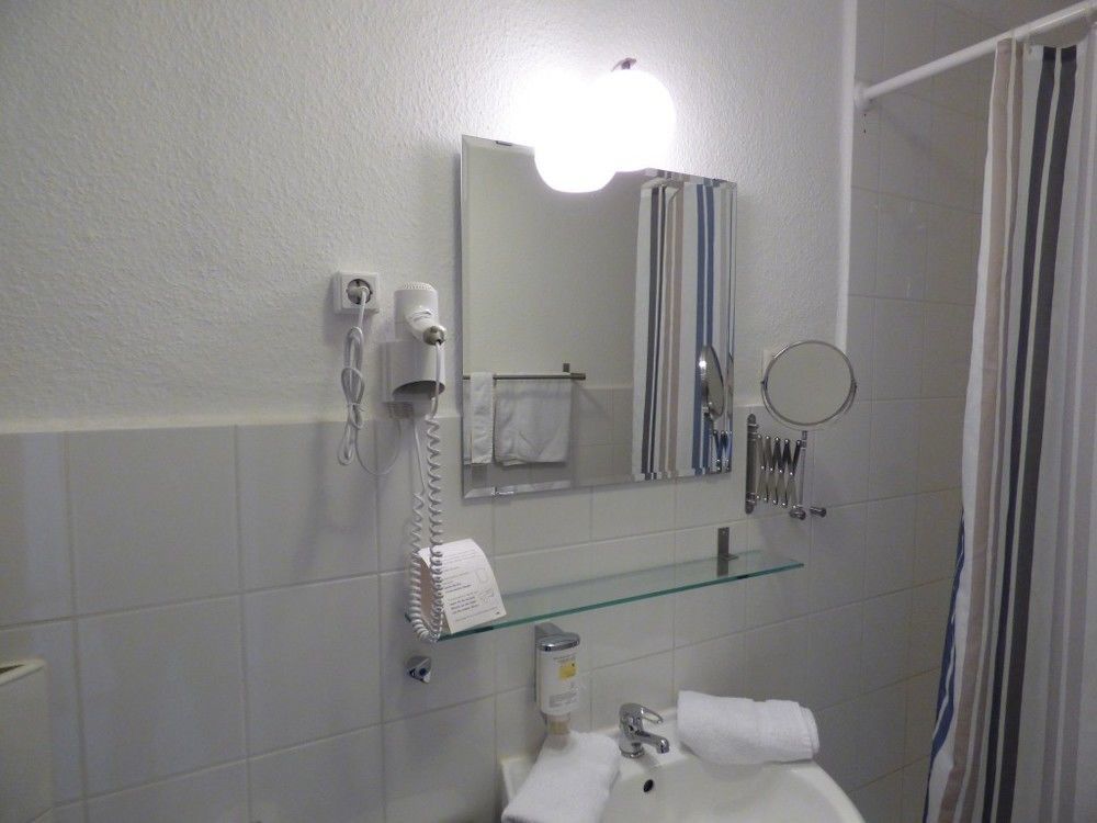 Hotel Art Inn Dinslaken Eksteriør billede